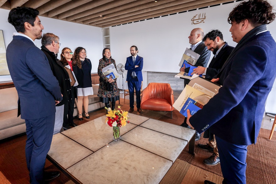 la direttrice del Tempio Bahá'í di Santiago evidenziato il ruolo cruciale del principio dell'unità dell'umanità nel progresso sociale