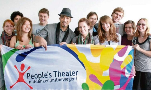 Erfan Enayati Racconta la Storia di People’s Theater